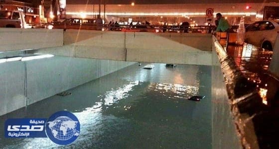 بالفيديو و الصور.. الأمطار تغلق انفاق الشرقية و احتجاز حالات لمرضى وكبار سن
