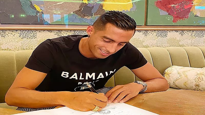 النصر يوقع رسميا مع الأرجنتيني موري لمدة موسمين 