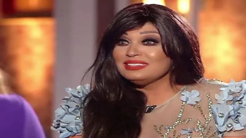 فيفي عبده تفاجئ جمهورها بوصلة رقص خلال حفل غنائي للفنان عمرو دياب