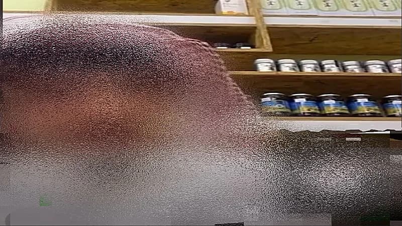 بالصور .. ضبط مخالف يمارس الطب البديل بدون ترخيص بالرياض