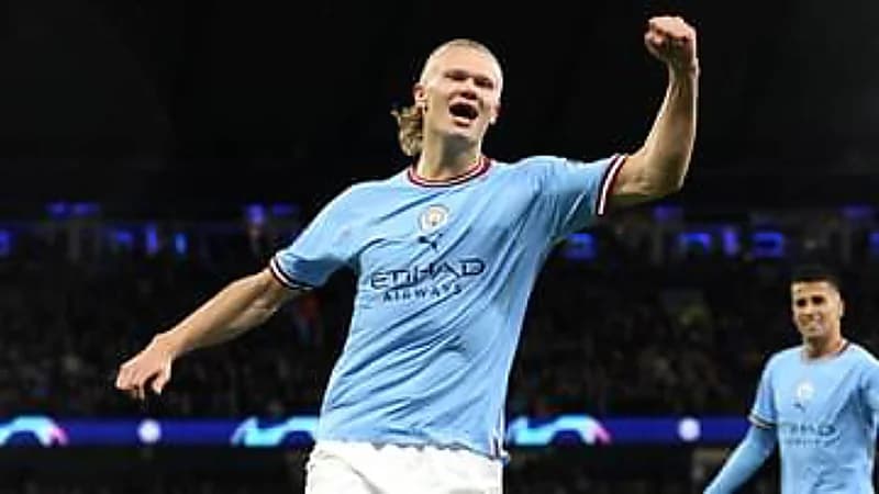 غريليش عن هالاند : حارس كوبنهاغن أبلغني أنه ليس بشرا