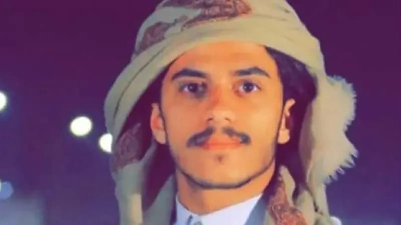 مسلح حوثي يفرغ الرصاص في شاب أعزل كان يستعد لزفافه
