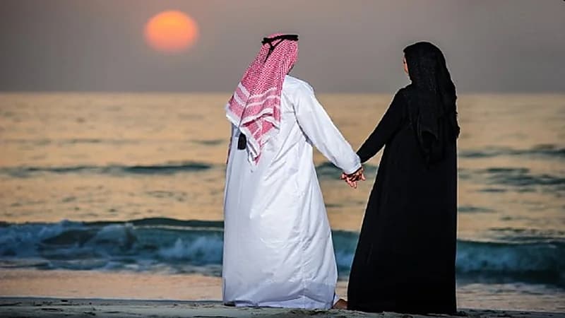 مستشار أسري يكشف عن تصرف يعزز المناعة العاطفية عند الزوج ويجدد خلايا الحب