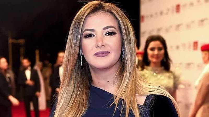 دنيا سمير غانم تخطف الأنظار بإطلالة أنيقة