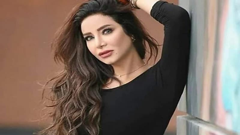 شاهد.. إطلالة جذابة للإعلامية لجين عمران تخطف الأنظار 