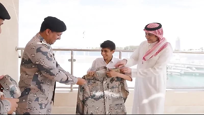 حرس الحدود يحقق أمنية طفل في رصد الأهداف الجوية بالرادار (فيديو)