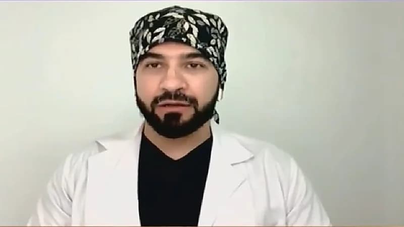 بعد فيديو "بن عثيمين" .. استشاري يوضح حقيقة علاج الإكزيما بالقرآن