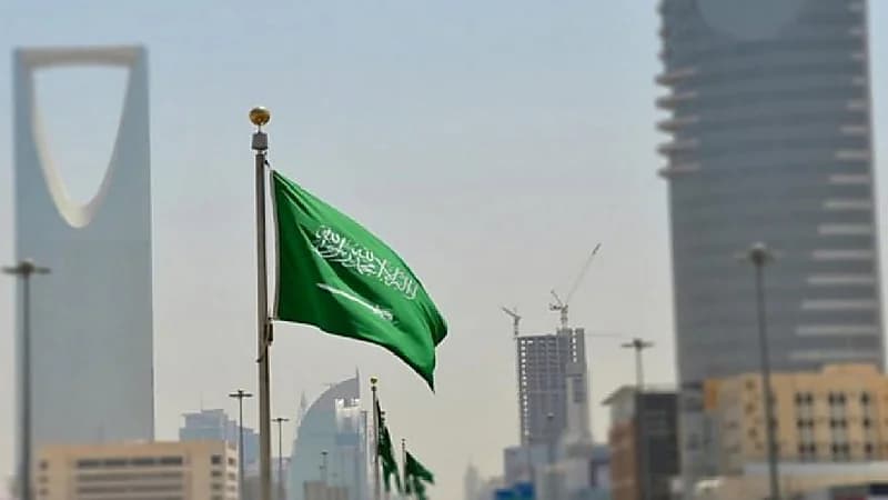 الموافقة على قواعد إقرار الأحكام المنظمة لشؤون العاملين في الأجهزة العامة وتعويضاتهم