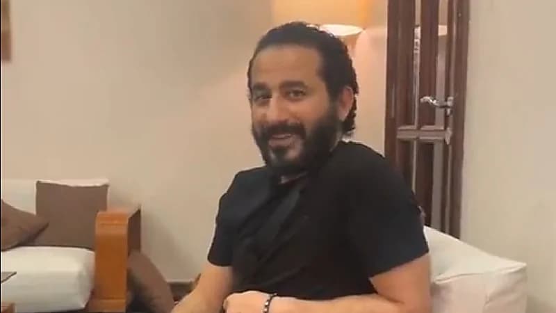 أحمد حلمي يحاول التحدث بلهجة سكان جنوب المملكة - فيديو