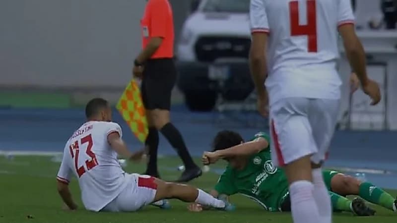 لحظة طرد لاعب الوداد بعد تدخل متهور .. فيديو