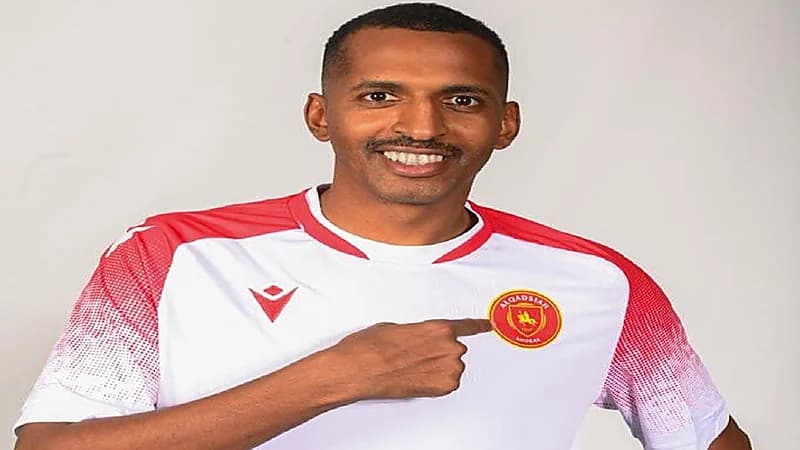 القادسية يتعاقد مع مدافع الهلال السابق