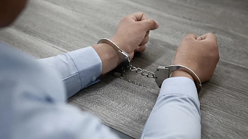 رصاصة طائشة تصيب رأس طفلة خلال احتفالات الثانوية العامة بالأردن