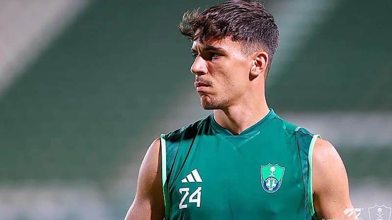 صفقة فيغا تتخطى صفقات رونالدو وميسي