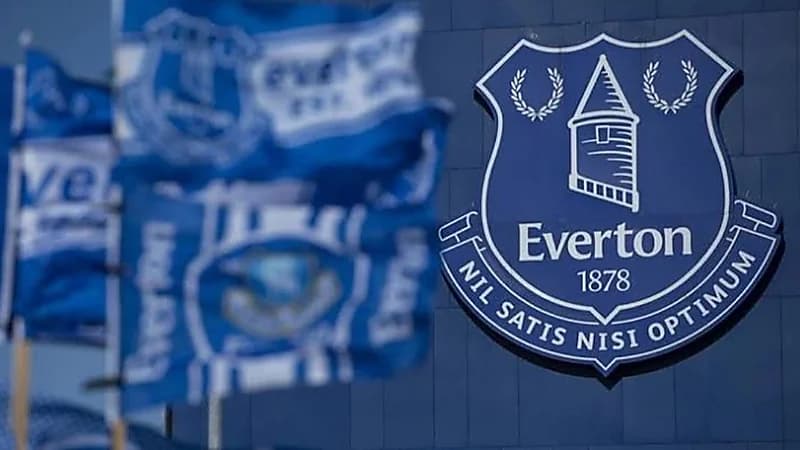 إيفرتون يطعن على خصم النقاط من رصيده