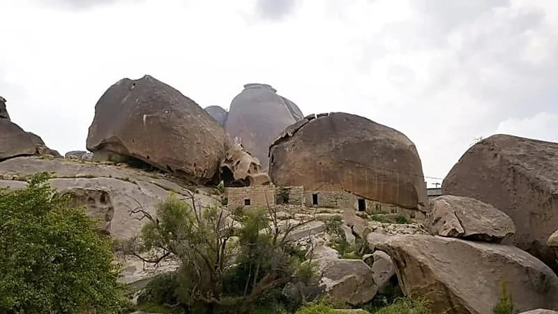"كهوف الباحة" .. وجهة سياحية جديدة لزوار المملكة .. فيديو