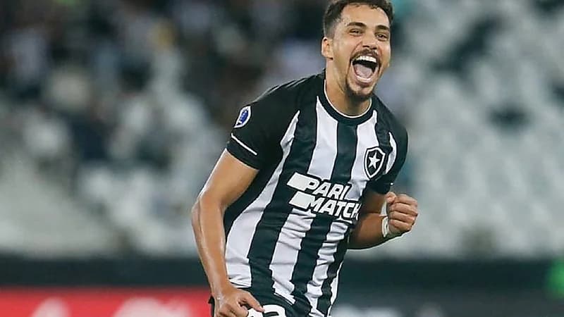 بسبب التعثرات  ..  جماهير بوتوفاجو تطالب برحيل عدد من أعضاء الفريق