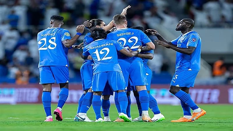 صافرة سويسرية تقود لقاء الهلال والحزم