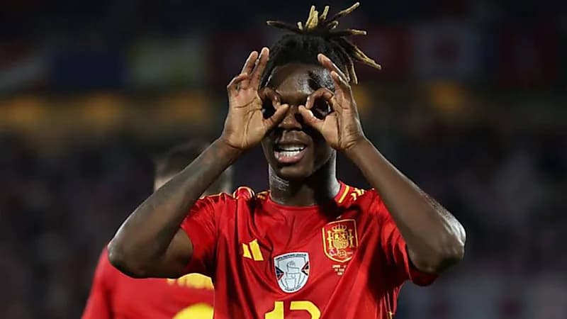 نيكو ويليامز يثير الجدل بتعليق حول قرب انتقاله لبرشلونة .. صورة