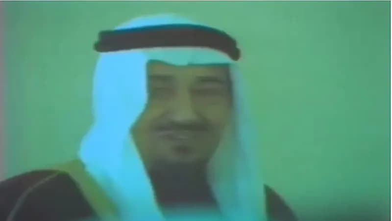 الملك خالد يروي ذكرياته عن والده الملك عبدالعزيز في فيديو نادر.. فيديو