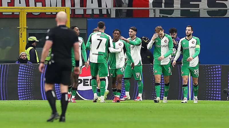 ميلان يودع دوري أبطال أوروبا بتعادل مع فينورد