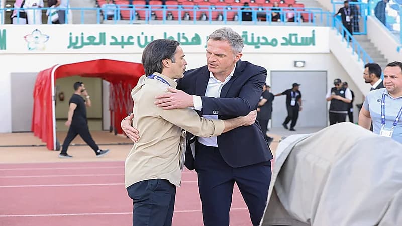 الأخدود يعلن إقالة مدربه