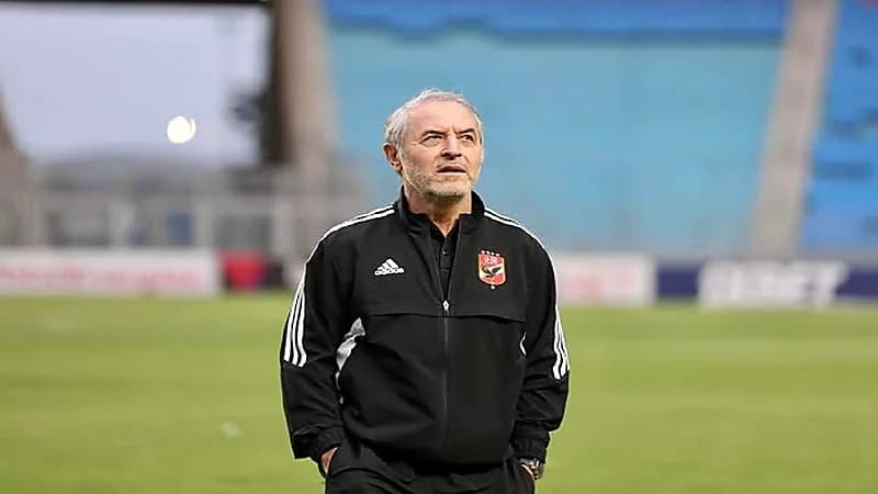 الأهلي المصري يعلن رحيل مدربه