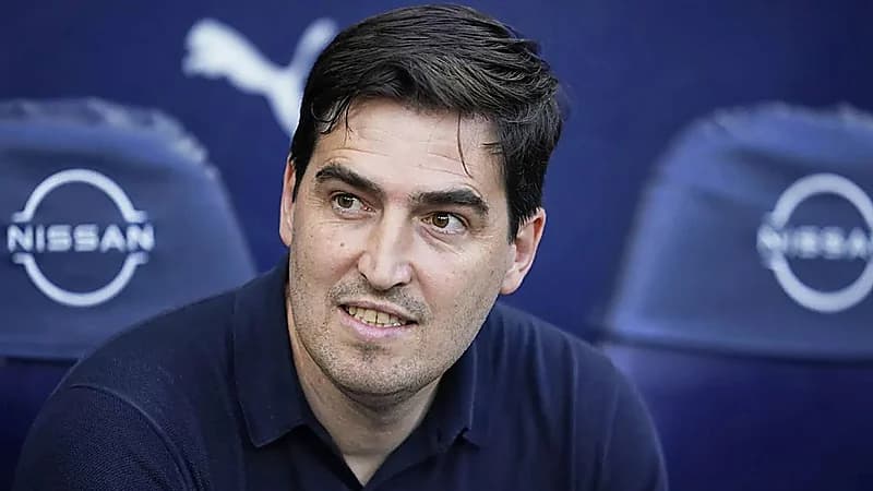 مدرب بورنموث يرفض عروضًا مغرية من روشن