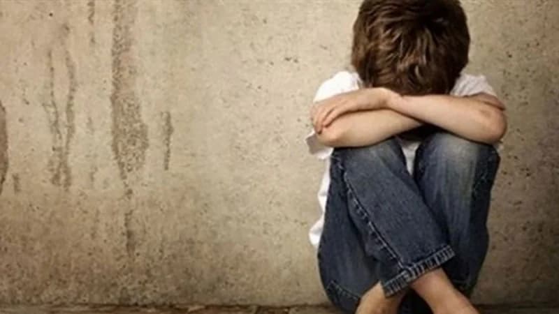 اغتصاب جماعي لطفل على يد زملائه خلال رحلة مدرسية