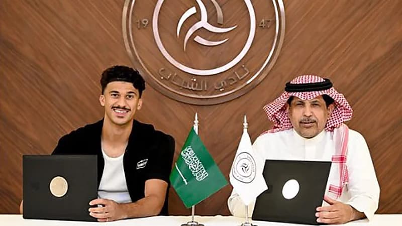 الشباب يضم عبد العزيز العثمان معارًا من القادسية