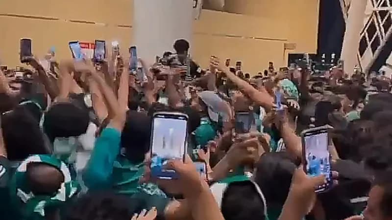 جماهير الأهلي بعد الفوز الآسيوي: هاتوا الهلالي  ..  فيديو