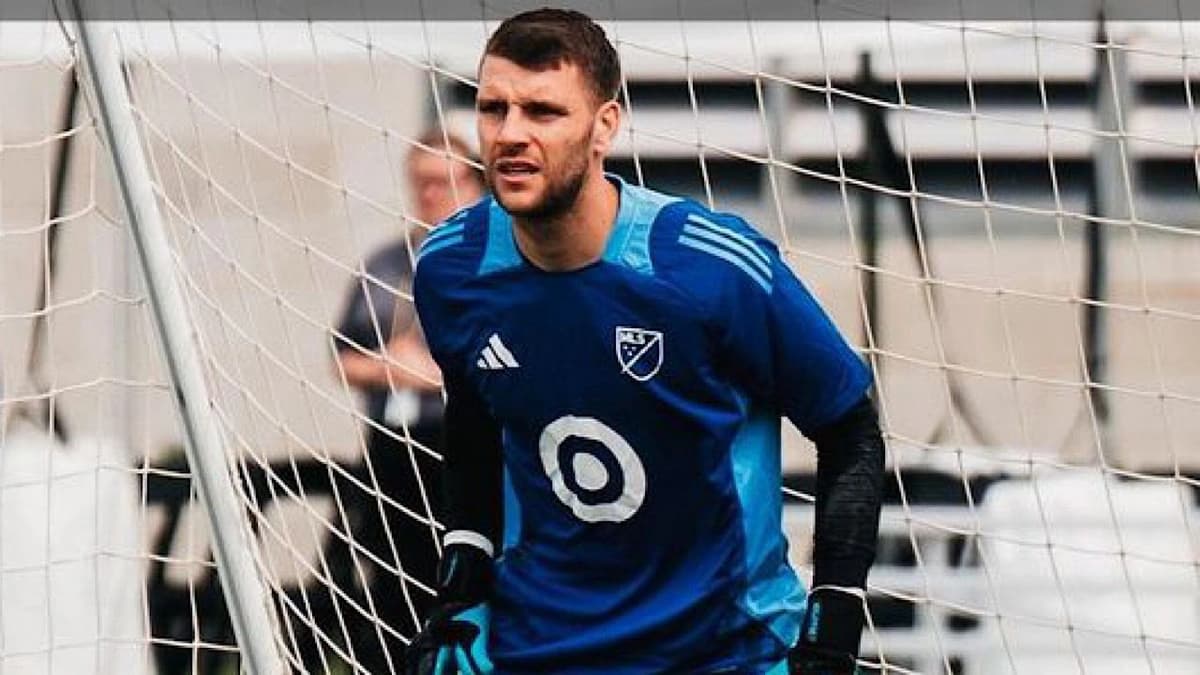 جاهزية حارس إندونيسيا قبل لقاء الأخضر