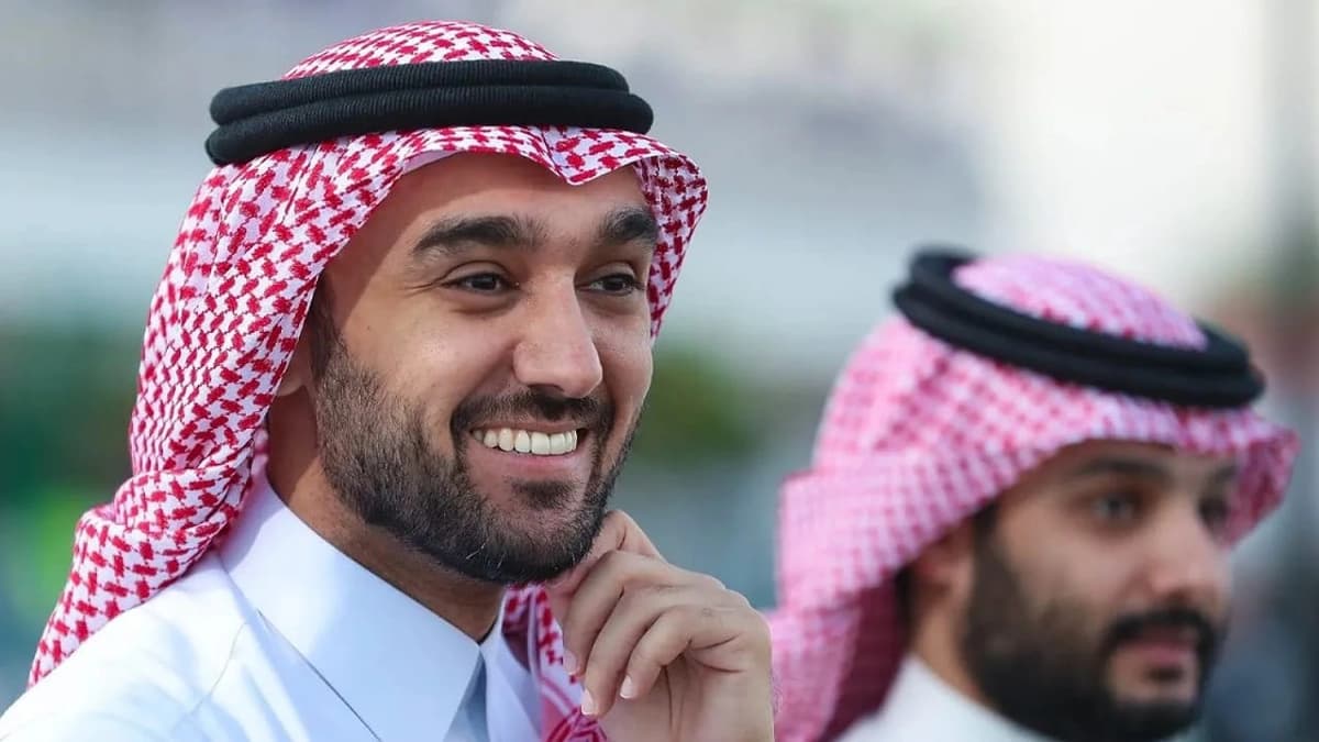 وزير الرياضة يهنئ الأخضر: فوز مهم وخطوة نحو المونديال