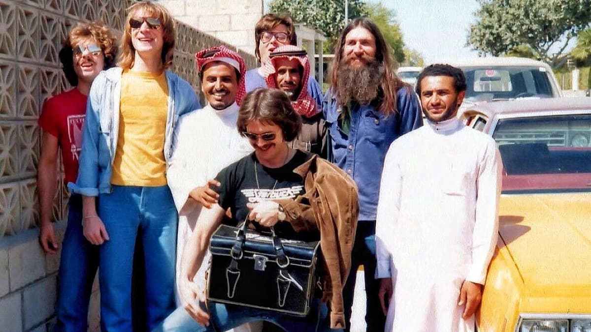 صور نادرة من زيارة فرقة الروك الأمريكية Starbuck إلى الأحساء قبل 47 عامًا   .. صور