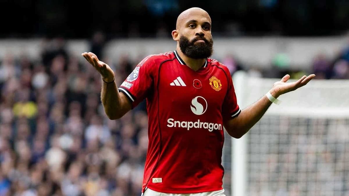 مانشستر يونايتد ينجو من الخسارة ويتعادل مع توتنهام