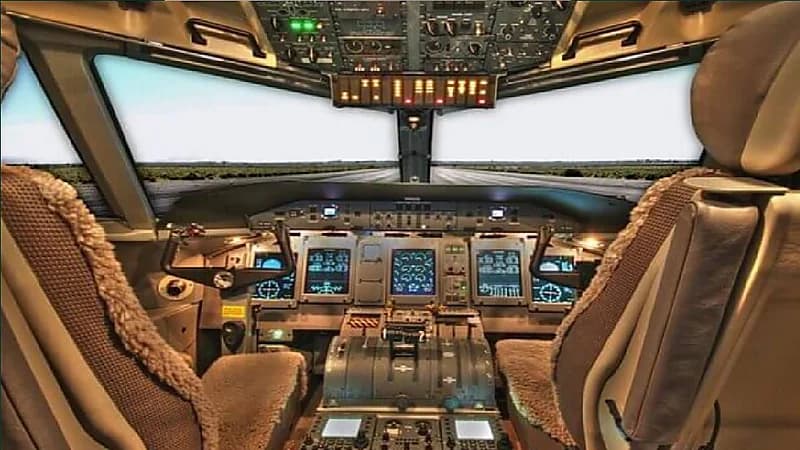 مواطنة تتغلب على خوفها وتنطلق في عالم الطيران .. فيديو