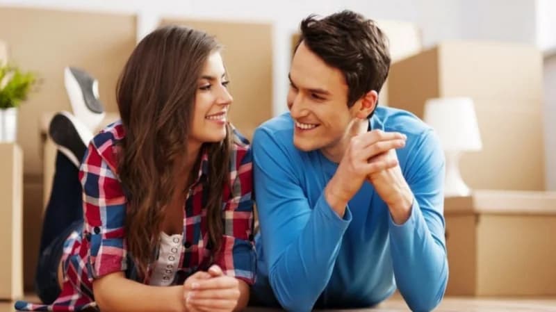 علامات حب الرجل للمرأة