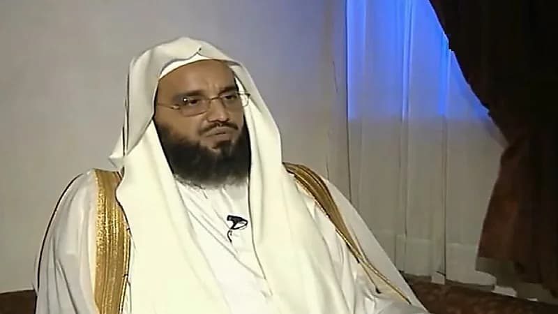 سراج الزهراني يوضح تفاصيل لقائه بمجموعة تُكفِّر الملك فهد وانفعالهم عليه بعد رفضه الأمر