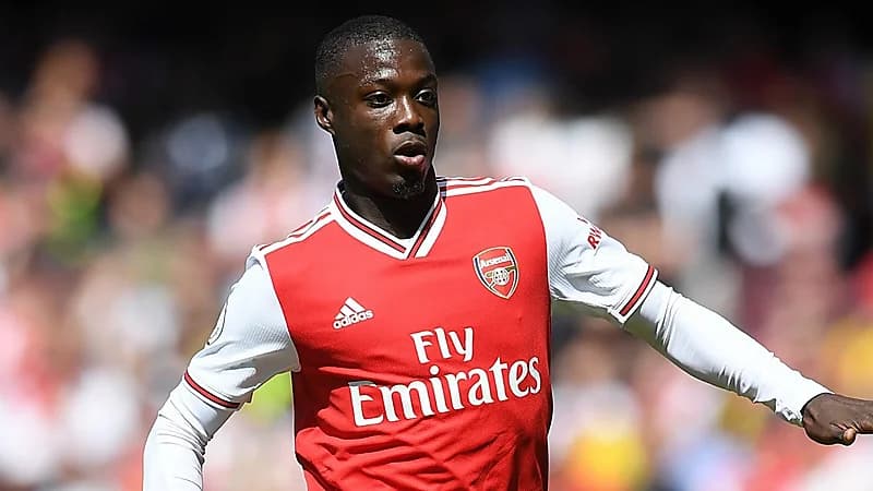 جناح أرسنال على أعتاب الانضمام إلى دوري روشن