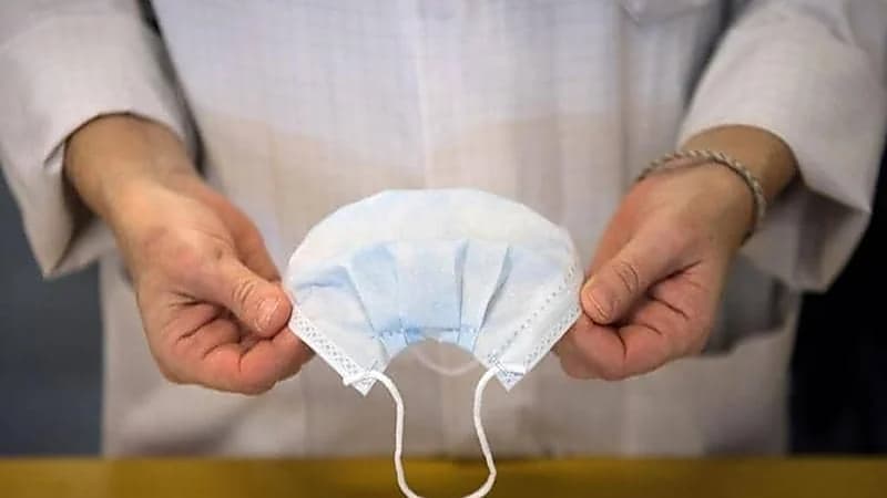 «الخضيري»‏ يكشف حقيقة وجود ديدان وجراثيم في الكمامات