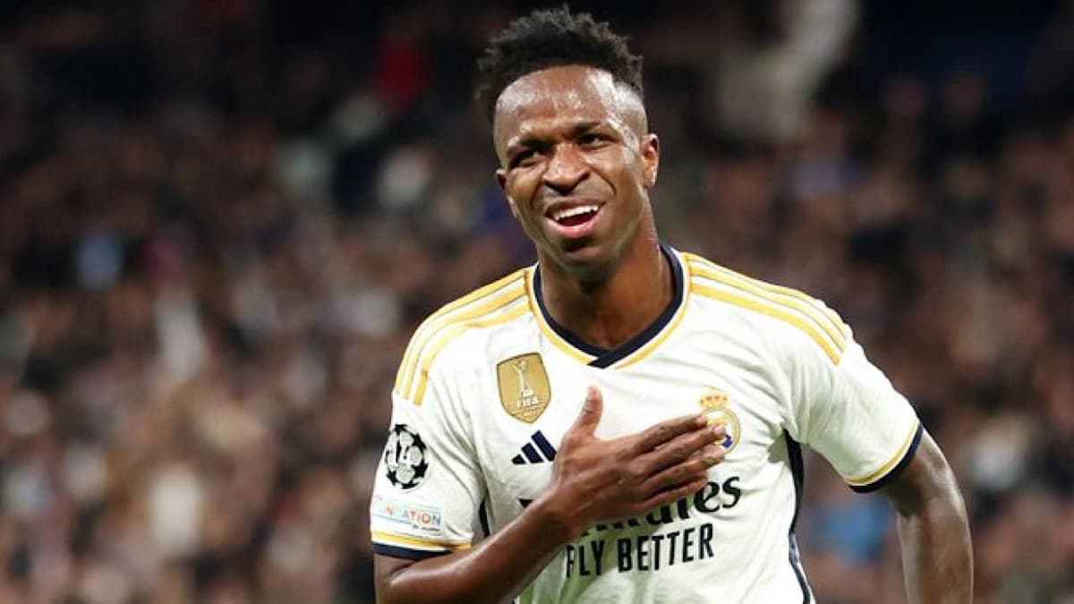 ريال مدريد يدرس الاستغناء عن جونيور في الصيف المقبل