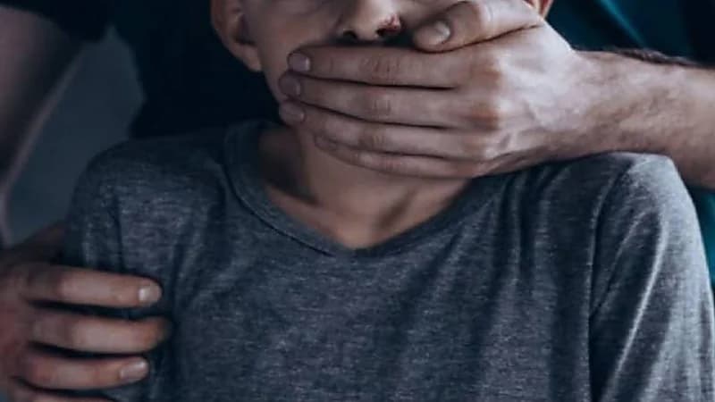 إحالة حارس عقار للمحاكمة بتهمة هتك عرض طفل