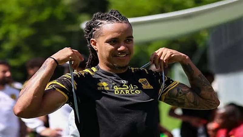 كوستا يستعد لمواجهة الاتحاد وضمك