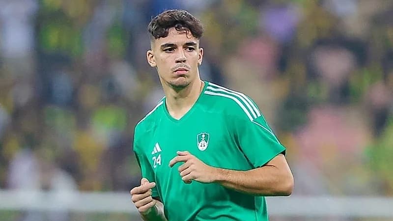 أتليتكو مدريد يسعى لضم محترف الأهلي