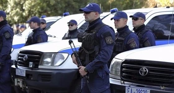 اعتقال 9 من جماعة محظورة ومداهمة شقق في أثينا