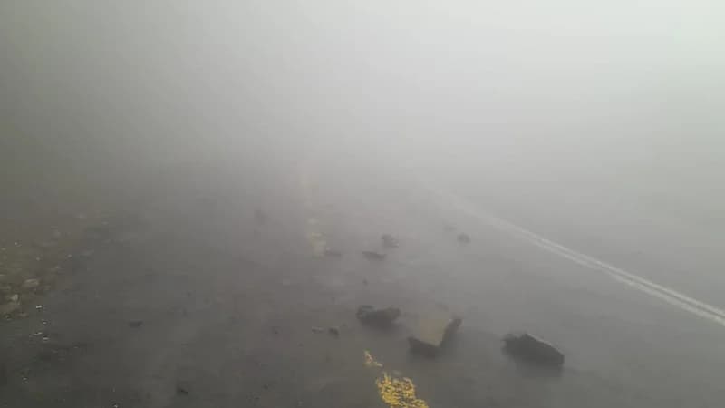 إغلاق عقبة المحمدية احترازياً بسبب الأمطار وتساقط الصخور