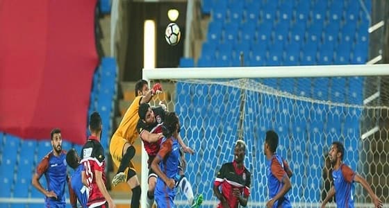 الرائد يدك حصون الكوكب برباعية تقربه من البقاء