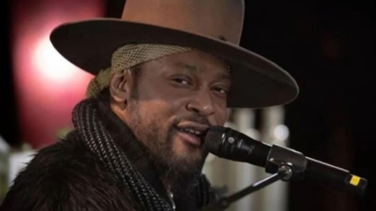 وفاة مغني السول دي أنجلو بعد صراع مع السرطان