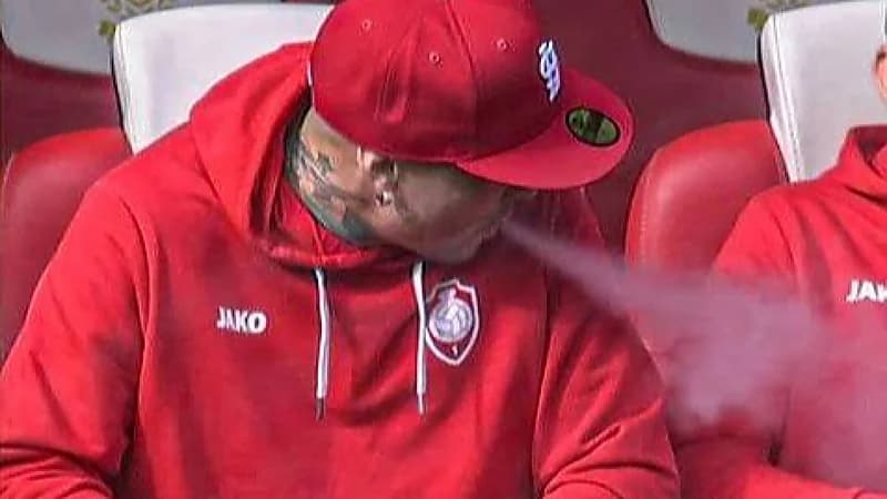 رويال أنتويرب يقرر إيقاف النجم ناينجولان