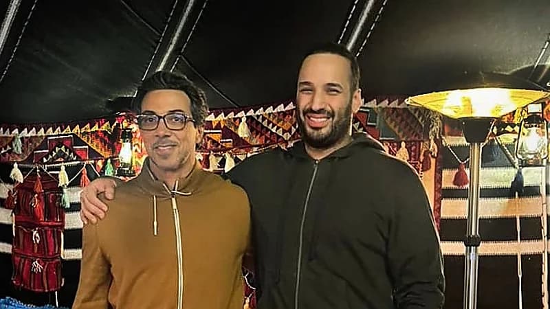 لقاء ودي يجمع ولي العهد ومنصور بن زايد في المخيم الشتوي بالعلا