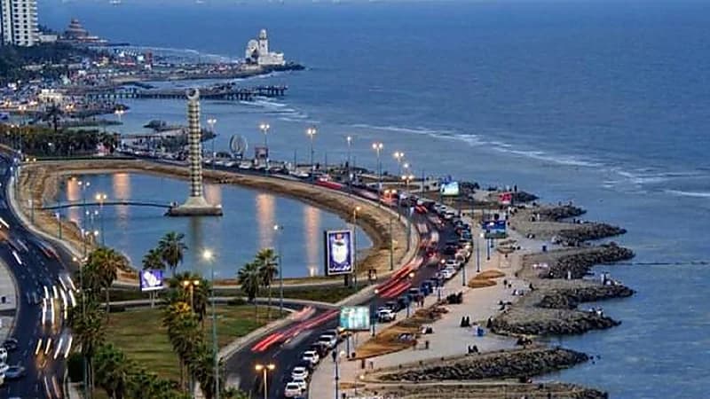 أمانة جدة تنبه بإغلاق جزئي لطريق الكورنيش